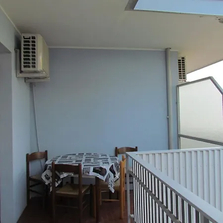 Relaxing By The Pool Apartment Bibione