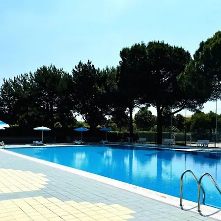 Apartment Relaxing By The Pool *